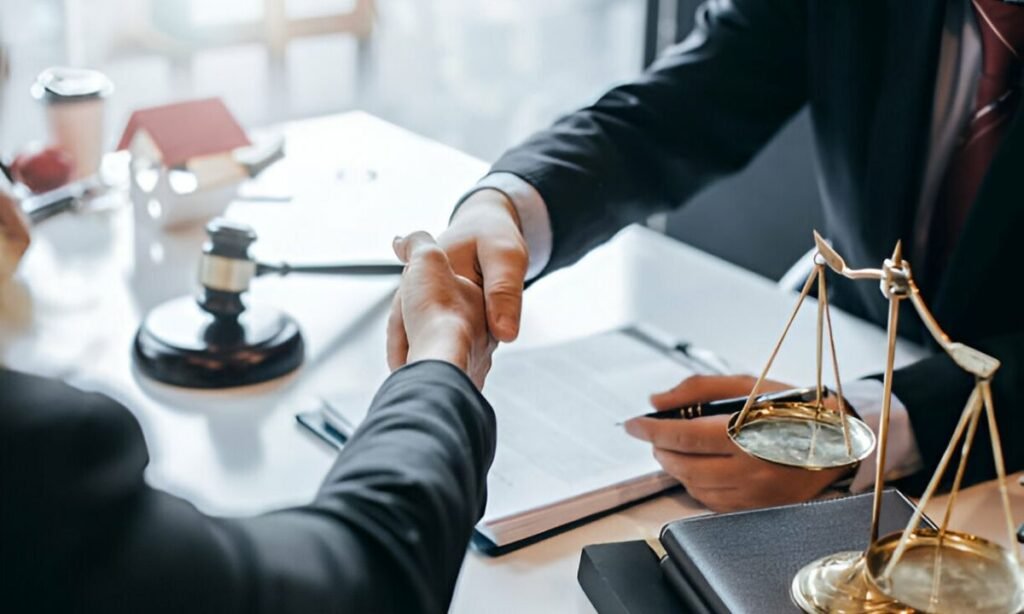 Advocate Vs Lawyer